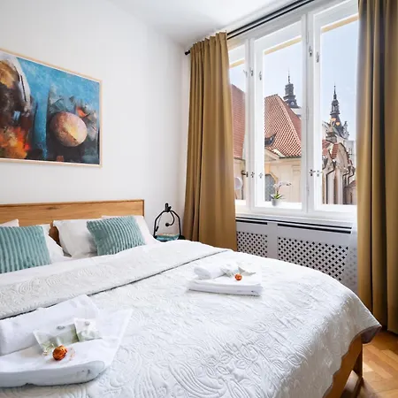 Feel Old Town & Riverside Chic 2br Spacious * Praga