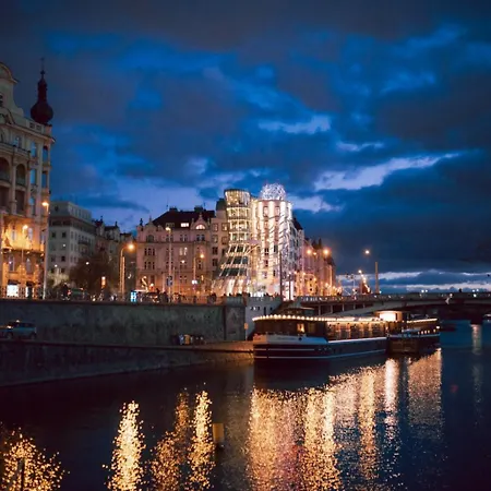 Feel Old Town & Riverside Chic 2br Spacious Appartamento *