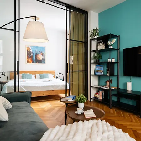 Feel Old Town & Riverside Chic 2br Spacious Appartamento Praga