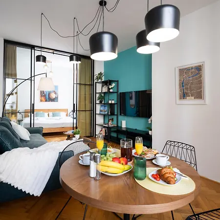Feel Old Town & Riverside Chic 2br Spacious